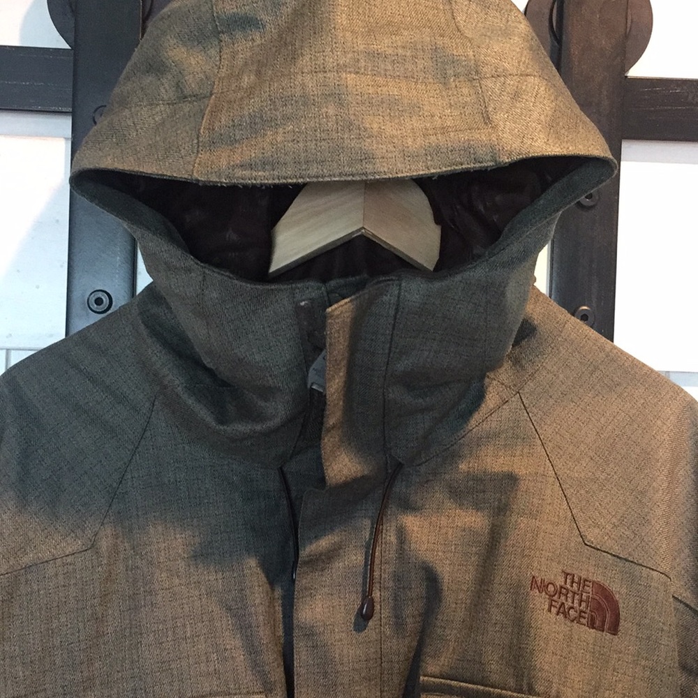 Sale! North-face ski/snowboard jacket - Picture 5 of 8